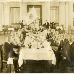 Celebração de um centenário de histórias